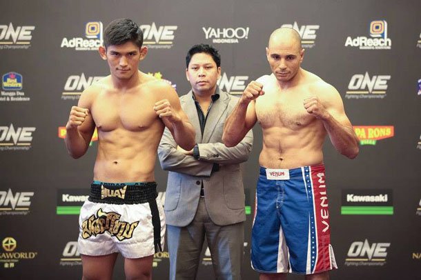 Coach Aung La Wins OneFC Debut With First Round Knockout!