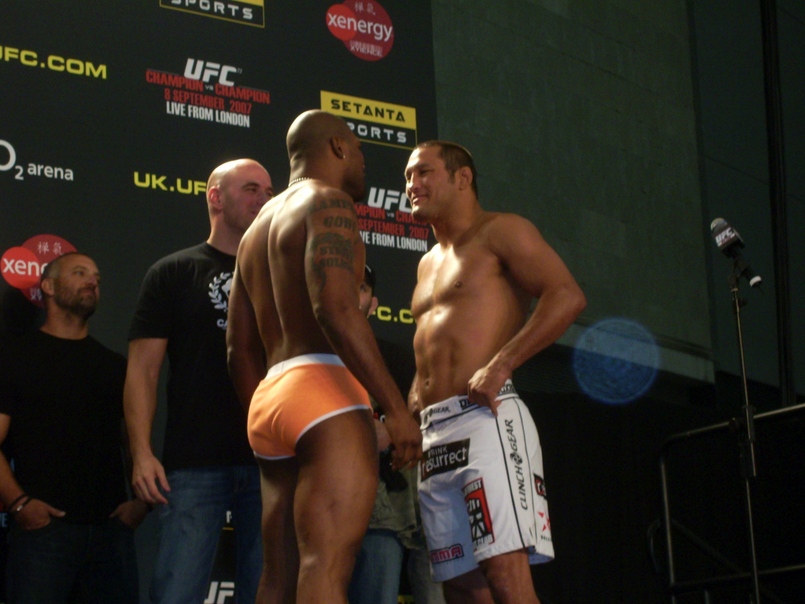 UFC 75 weigh-in Henderson vs Jackson